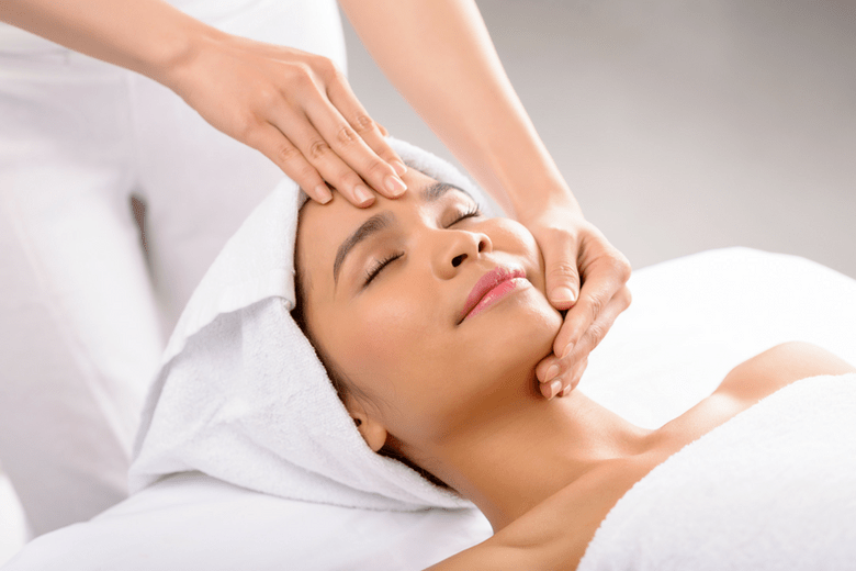 Masaža je ena izmed metod pomlajevanja kože obraza in telesa